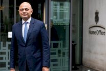 هل يصبح ساجد جاويد أول رئيس وزراء بريطاني مسلم؟