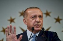 محكمة تركية تأمر باعتقال 12 شخصًا لاتهامهم بإهانة أردوغان