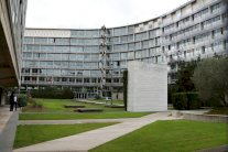 إسرائيل قد تعيد النظر في انسحابها من اليونسكو