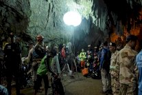 عقبتان تقفان أمام إخراج 