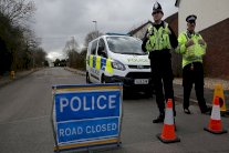 انكلترا: نقل شخصين تعرضا