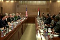 القائم بالأعمال الأميركي يتعهد العمل مع السودان