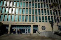 كوبا تتهم واشنطن بفبركة إصابة دبلوماسيين في هجمات صوتية