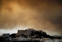 عشرات القتلى في حرائق أثينا