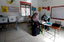 فتح مراكز الاقتراع في انتخابات باكستان التشريعية