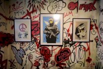 عرض أعمال بانكسي في اسطنبول من دون علمه