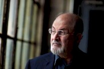 سلمان رشدي: الجن يهاجم نيويورك والدولة الإسلامية ستختفي قريبا