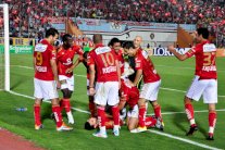 ركلات الترجيح تحمل الأهلي المصري إلى النهائي القاري العاشر في تاريخه 