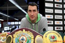 الملاكم فيتالي كليتشكو يعلن ترشيحه للرئاسة في أوكرانيا عام 2015 