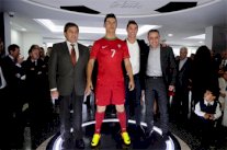 رونالدو يفتتح معرضه الشخصي والذي يحمل كل جوائزه ومقتنياته