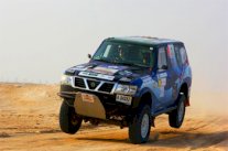 سائق الراليات المهنا يحافظ على صدارته لرالي الكويت