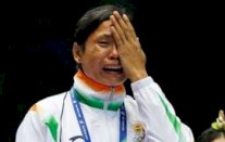 الملاكمة الهندية تعتذر عن تصرفها برفض استلام ميداليتها