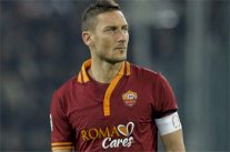 معترضاً على التحكيم .. توتي: يجب أن تكون هناك بطولة خاصة بيوفنتوس