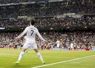 البرتغالي رونالدو يزحف بسرعة نحو الاحتفاظ بالحذاء الذهبي بمفرده