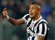 تاكيناردي يقدم نصائحه لفيدال .. واجتماع إيطالي بإنتظار النجم التشيلي