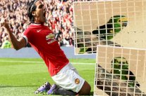 ببغاء يعلق على أهداف الكولومبي فالكاو