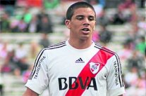 ميلان يستهدف التعاقد مع نجل دييغو سيميوني مدرب أتليتكو مدريد