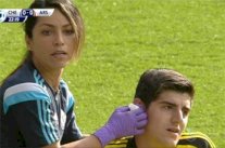 كورتوا يدافع عن طريقة تعامل الجهاز الطبي بتشيلسي مع إصابته