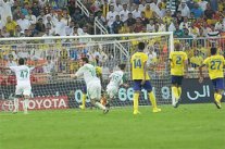 الأهلي يلحق الخسارة الأولى بالنصر في الدوري السعودي