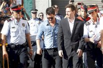 عائلة ميسي تخطط للرحيل عن اسبانيا بسبب قضية التهرب الضريبي 