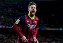 مانشستر يونايتد يسعى لإعادة جيرارد بيكي إلى صفوفه بعد 6 أعوام