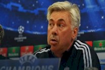 انشيلوتي ساخراً من إنريكي: قمت بتبديل كريستيانو من دون استشارته