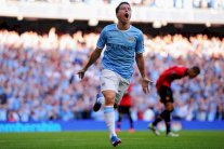 السيتي يتلقى خبراً ساراً بعودة سمير نصري قبل ديربي مانشستر