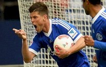 هونتيلار يقود شالكه لاستعادة التوازن في البوندسليغا