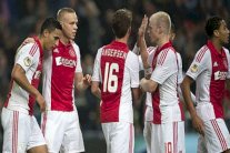 المنافسة مستمرة بين ايندهوفن وأياكس في بطولة هولندا