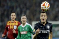 تأهل دينامو موسكو وسالزبورغ وفيورنتينا وليجيا في الدوري الأوروبي