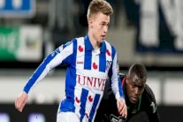 هولندي شاب يُشعل صراعاً محتدماً بين اليونايتد وقطبي إسبانيا