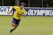 أنشيلوتي يرسل نجم ميلان السابق لمراقبة أبرز المواهب البرازيلية