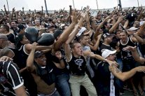 نادٍ برازيلي ينشئ مقابر لأنصاره الراغبين بدفنهم بقرب أساطير النادي