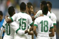 السعودية تسحق البحرين بثلاثية واليمن تواصل مفاجآتها بتعادلها مع قطر