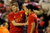 قائد ليفربول يقف وراء عدم رحيل سواريز لصفوف أرسنال