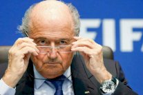 السعودية ستبحث مع بلاتر وسلمان في زيادة ممثليها دولياً وقارياً