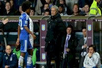 مورينيو طالب لاعبه البرازيلي ويليان بتحسين قدراته التهديفية