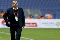 عدنان حمد يصف إقالته من تدريب البحرين بالإهانة البالغة