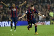 ميسي يحطم رقم زارا كأفضل هداف في تاريخ الليغا