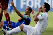 وكيلا سواريز وكيليني يخططان لإجراء مصالحة بين اللاعبين