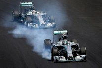 هاميلتون يعلن عن نيته بسيطرته على التجارب الحرة