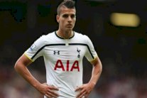 كبار الكالتشيو يتصارعون على الظفر بخدمات الأرجنتيني لاميلا