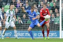 غرونينغن يسدي خدمة لأياكس بتعادله مع أيندهوفن في الدوري الهولندي