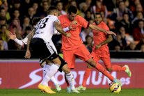 بوسكيتس يقود برشلونة إلى فوز قاتل على فالنسيا