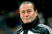 ستيفنس يعود إلى تدريب شتوتغارت