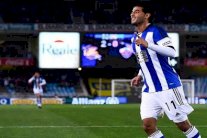 كارلوس فيلا يقود ريال سوسييداد إلى فوز كبير في الليغا