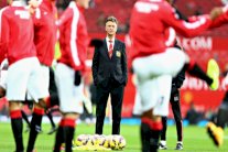 إدارة اليونايتد تعد فان غال بـ150 مليون باوند لشراء لاعبين جدد