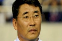 إيقاف مدرب منتخب كوريا الشمالية لمدة عام