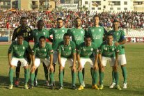 الأنصار شريكاً للعهد بالصدارة والصفاء يواصل نتائجه المخيبة