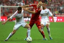 قمة بين بايرن وليفركوزن ودورتموند للصعود من القاع